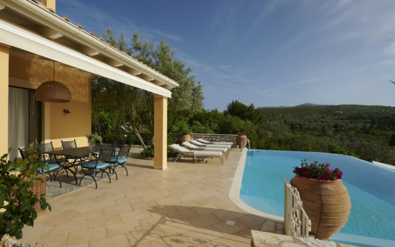 Art Blue Grand Villa with Private Pool,Lefkada