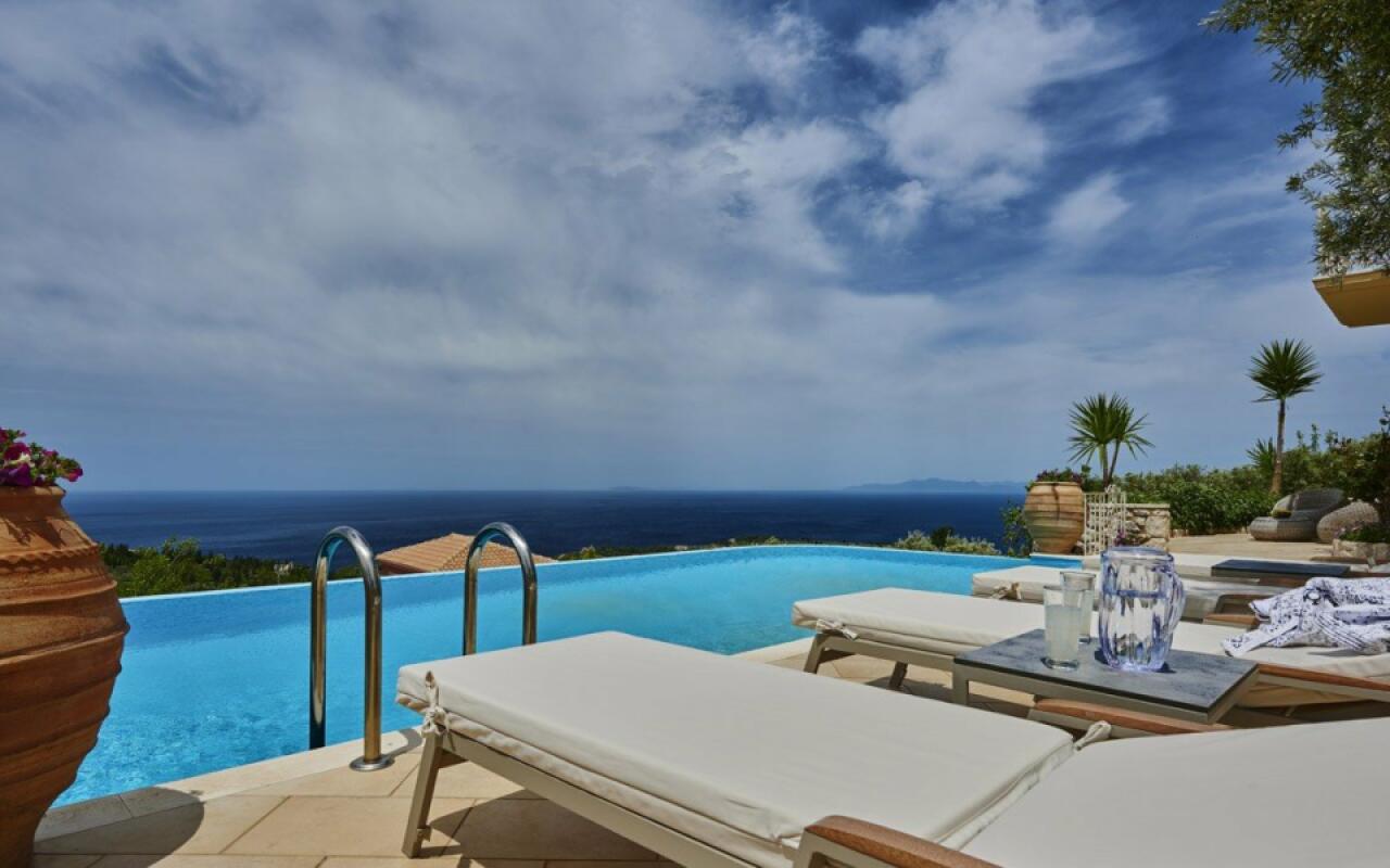 Art Blue Grand Villa with Private Pool,Lefkada