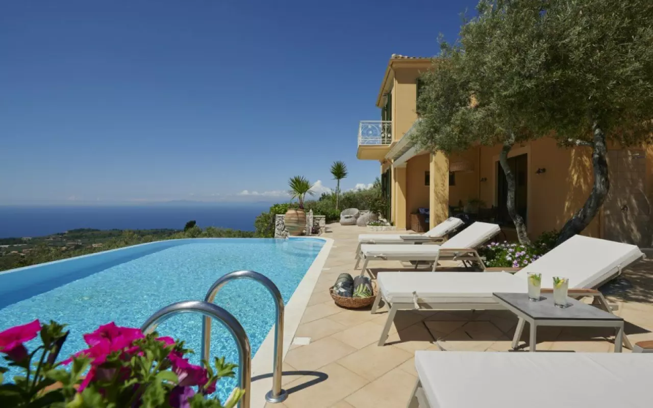 Art Blue Grand Villa with Private Pool,Lefkada
